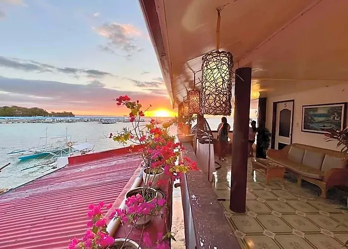 Seaside Malapascua Hotel